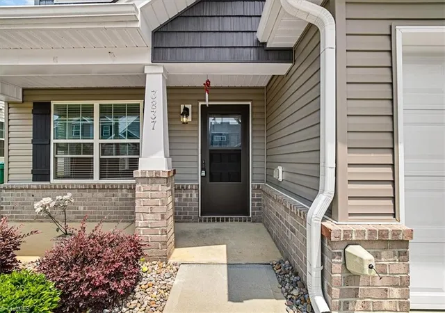 Photo 4 of Single family home for sale at 3837 Copperfield Ct, High Point, NC 27265 | MLS# 1231353 | Listing updated on 2026-09-17