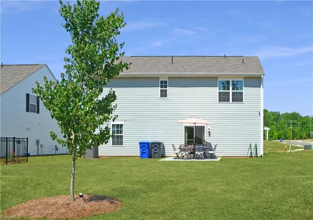 Photo 3 of Single family home for sale at 1767 Mallard Dr, Kernersville, NC 27284 | MLS# 1221950 | Listing updated on 2026-09-18