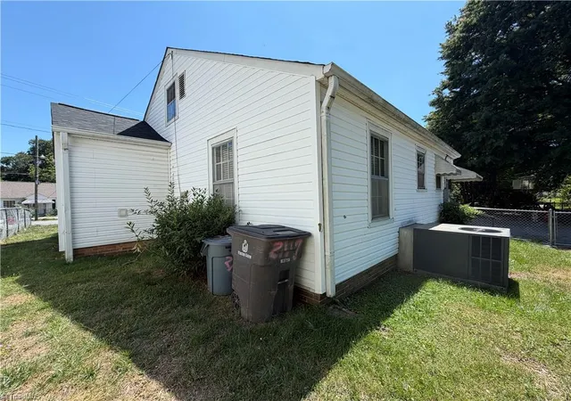 Homes for sale in Winston Salem, NC | 2117 Sprague St, Winston Salem, NC 27107 | MLS# 1220222