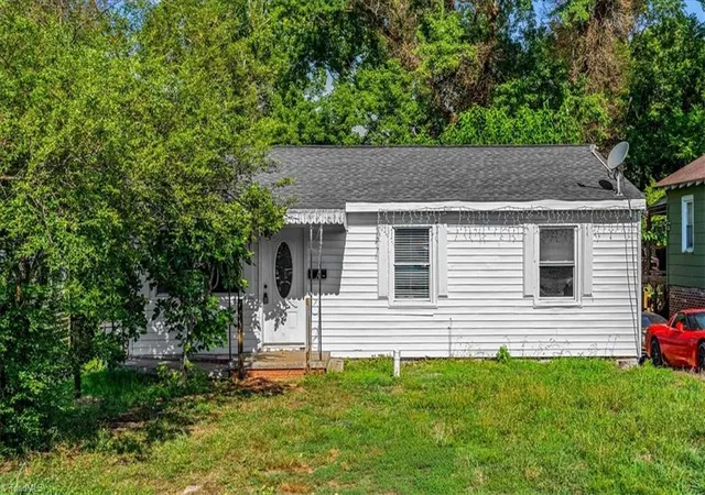 Photo 1 of Single family home for sale at 1724 Glenwood Ave, Greensboro, NC 27403 | MLS# 1227520 | Listing updated on 2026-08-12