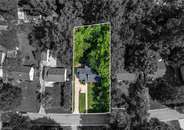 Photo 3 of Sale Pending at 2312 Fernwood Dr, Greensboro, NC 27408 | MLS# 1231582 | Listing updated on 2026-09-03