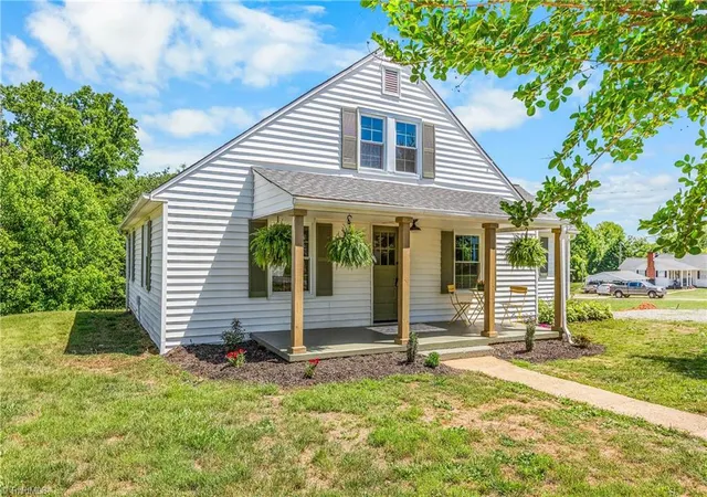 Homes for sale in Elkin, NC | 159 Decatur Ave, Elkin, NC 28621 | MLS# 1222723