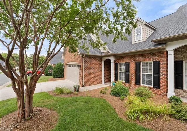 Photo 3 of Sale Pending at 304 Pelican Ln, Clemmons, NC 27012 | MLS# 1228715 | Listing updated on 2026-09-03
