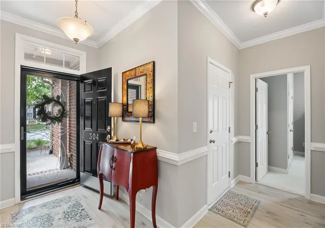 Photo 3 of Sale Pending at 304 Pelican Ln, Clemmons, NC 27012 | MLS# 1228715 | Listing updated on 2026-09-03