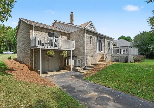 Photo 4 of Sale Pending at 235 Pebble Pt, Salisbury, NC 28146 | MLS# 1233888 | Listing updated on 2026-08-29