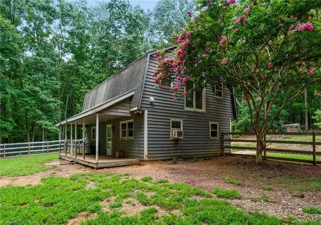 1st image of 505 Tipperary Ln, Denton, NC 27239 | MLS# 1229537