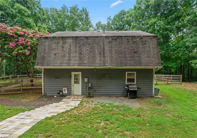 4th image of 505 Tipperary Ln, Denton, NC 27239 | MLS# 1229537