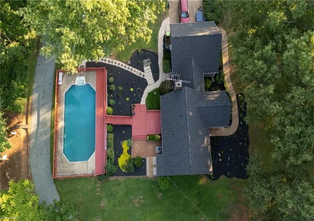 Photo 3 of Single family home for sale at 3962 Kimesville Rd, Burlington, NC 27215 | MLS# 1228329 | Listing updated on 2026-09-19