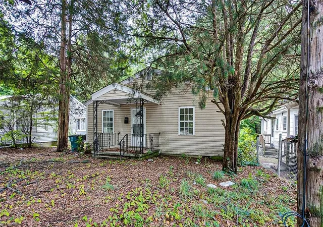 Photo 4 of Sale Pending at 307 Winston St, Greensboro, NC 27401 | MLS# 1225210 | Listing updated on 2026-08-28