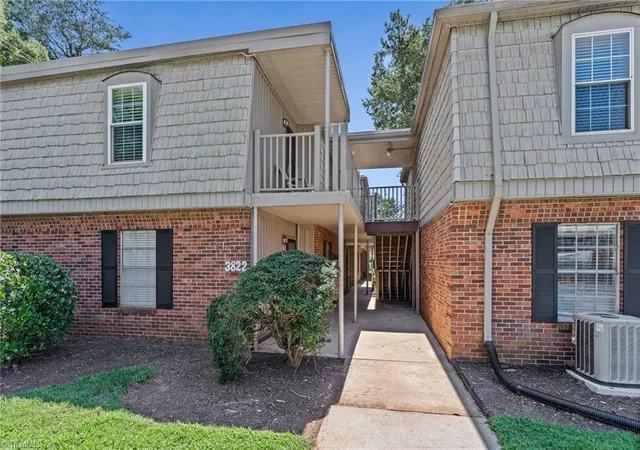 Photo 2 of Single family home for sale at 3822 Country Club Rd #I, Winston Salem, NC 27104 | MLS# 1233568 | Listing updated on 2026-08-28