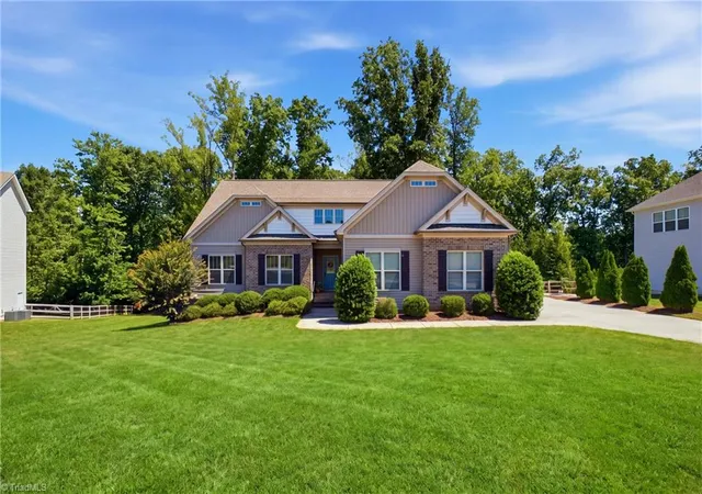 Photo 3 of Sale Pending at 5612 Crooked Oak Dr, Summerfield, NC 27358 | MLS# 1230008 | Listing updated on 2026-09-11