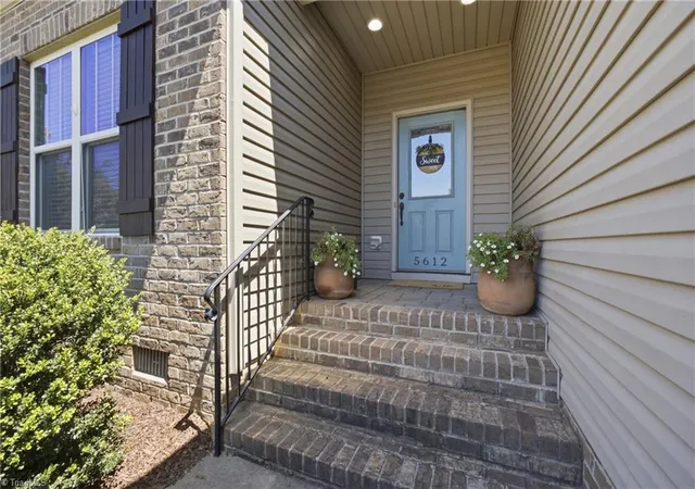 Photo 3 of Sale Pending at 5612 Crooked Oak Dr, Summerfield, NC 27358 | MLS# 1230008 | Listing updated on 2026-09-11