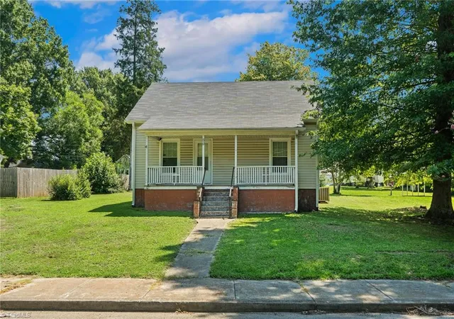 Photo 1 of Sale Pending at 59 Park Cir, Lexington, NC 27295 | MLS# 1228043 | Listing updated on 2026-09-05
