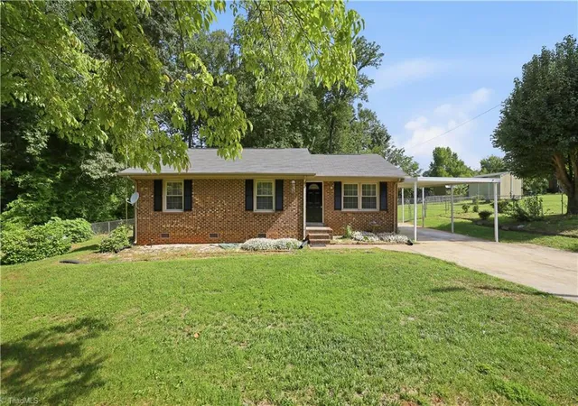 2nd image of 5503 Mallard Dr, Browns Summit, NC 27214 | MLS# 1231810
