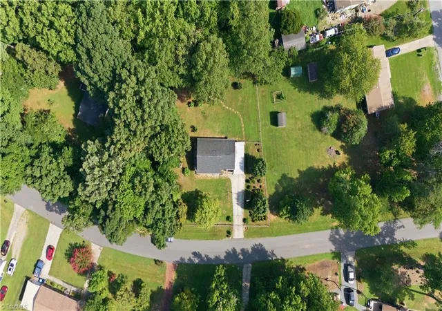 4th image of 5503 Mallard Dr, Browns Summit, NC 27214 | MLS# 1231810