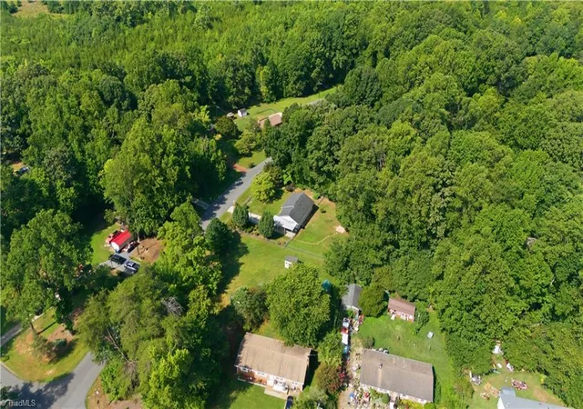 5th image of 5503 Mallard Dr, Browns Summit, NC 27214 | MLS# 1231810