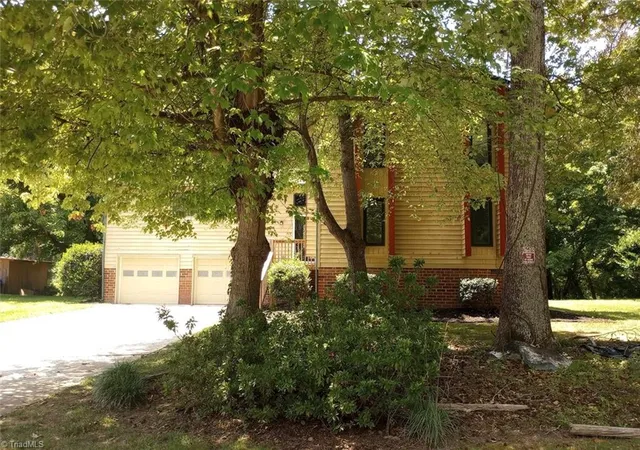 3rd image of 2157 Rivermeade Dr, High Point, NC 27265 | MLS# 1226363