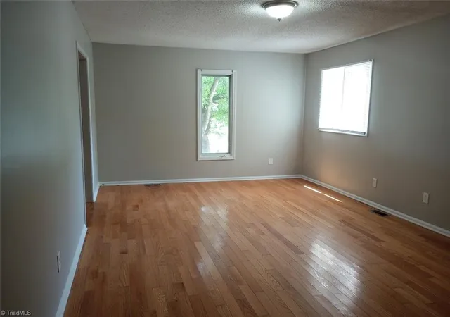 4th image of 2157 Rivermeade Dr, High Point, NC 27265 | MLS# 1226363