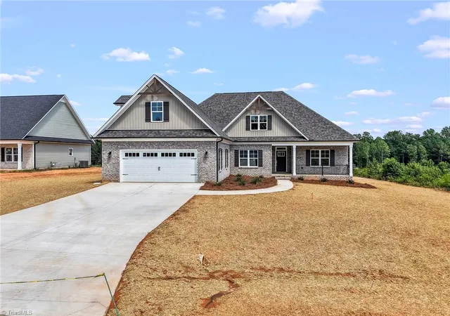 Photo 1 of Single family home for sale at 174 Cool Run, Lexington, NC 27295 | MLS# 1233300 | Listing updated on 2026-08-30