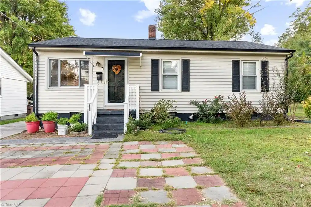 Photo 1 of Single family home for sale at 2112 Vale Pl, Greensboro, NC 27401 | MLS# 1238287 | Listing updated on 2026-10-30
