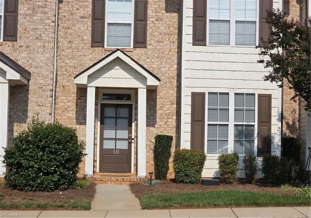 2nd image of 18 Rhododendron Dr, Greensboro, NC 27455 | MLS# 1231558