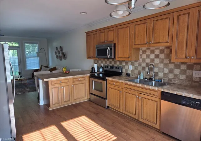 4th image of 18 Rhododendron Dr, Greensboro, NC 27455 | MLS# 1231558