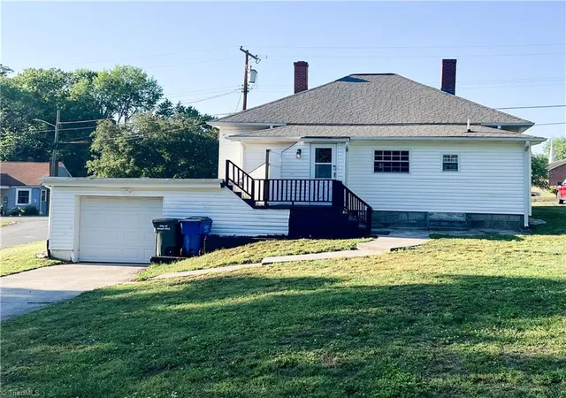 5th image of 641 Sunset Dr, Mount Airy, NC 27030 | MLS# 1219372