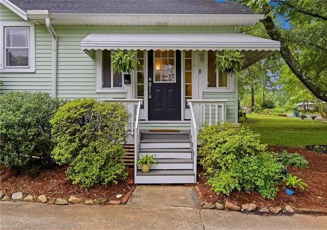 3rd image of 705 Melrose St, Winston Salem, NC 27103 | MLS# 1230616