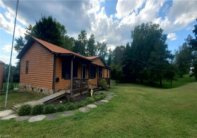 4th image of 120 Kirkman Rd, Mount Airy, NC 27030 | MLS# 1229303