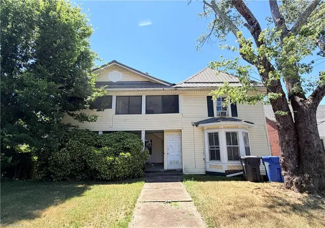 Homes for sale in North Wilkesboro, NC | 407 E St, North Wilkesboro, NC 28659 | MLS# 1225694