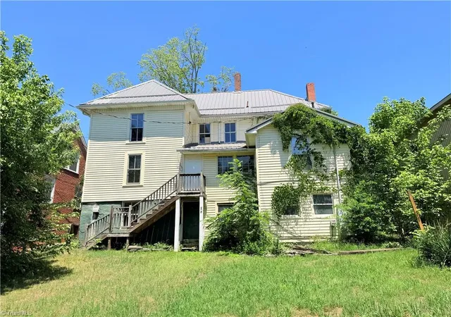 Homes for sale in North Wilkesboro, NC | 407 E St, North Wilkesboro, NC 28659 | MLS# 1225694