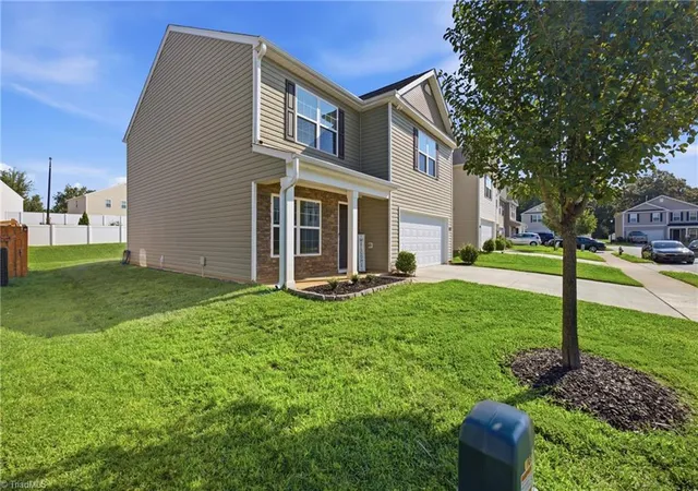 Photo 2 of Single family home for sale at 5143 Nokota Pl, Greensboro, NC 27405 | MLS# 1233375 | Listing updated on 2026-08-29