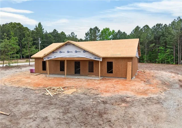 Homes for sale in Eagle Springs, NC | 334 Oak Ridge Rd, Eagle Springs, NC 27242 | MLS# 1218284