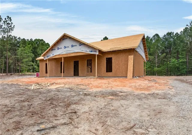 Homes for sale in Eagle Springs, NC | 334 Oak Ridge Rd, Eagle Springs, NC 27242 | MLS# 1218284