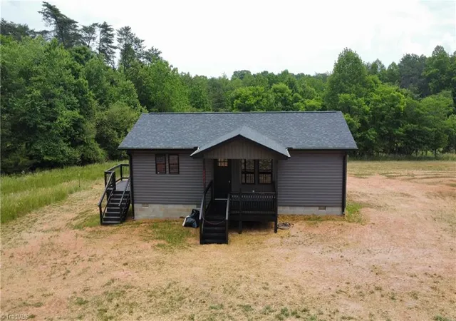 Homes for sale in Pilot Mountain, NC | 2093 Cook School Rd, Pilot Mountain, NC 27041 | MLS# 1221771
