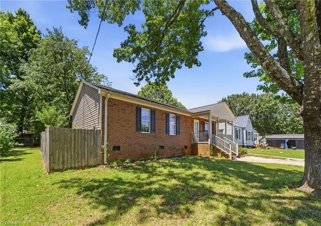 Homes for sale in Lexington, NC | 255 W 7Th St, Lexington, NC 27295 | MLS# 1224894