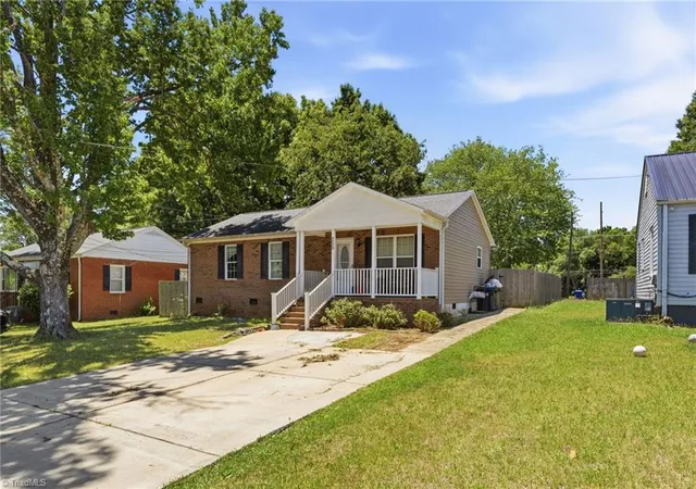 Homes for sale in Lexington, NC | 255 W 7Th St, Lexington, NC 27295 | MLS# 1224894