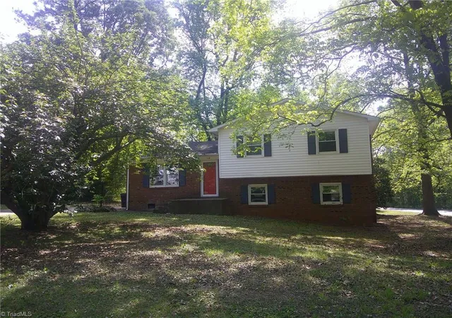 1st image of 118 Wrenn Dr, Lexington, NC 27292 | MLS# 1218968