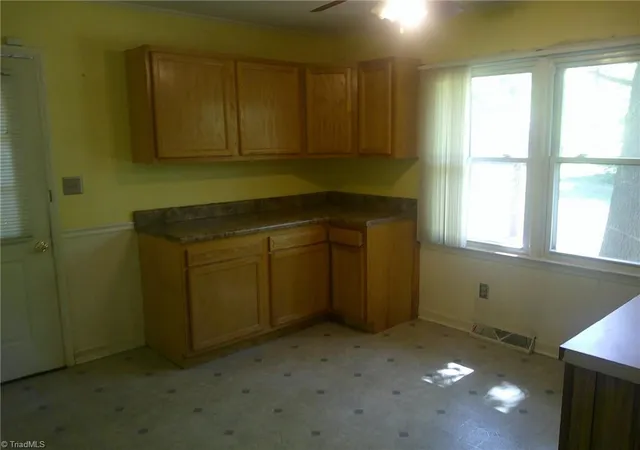 3rd image of 118 Wrenn Dr, Lexington, NC 27292 | MLS# 1218968