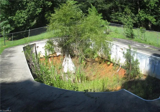 2nd image of 833 Ervin Dr, Lexington, NC 27292 | MLS# 1230535