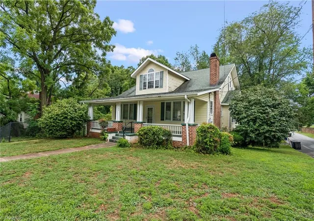 Photo 2 of Sale Pending at 702 Granville Dr SW, Winston Salem, NC 27101 | MLS# 1227540 | Listing updated on 2026-10-13