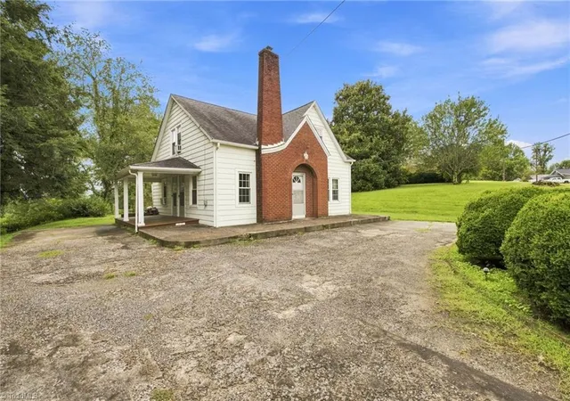 Photo 2 of Single family home for sale at 4105 Boone Trl, North Wilkesboro, NC 28659 | MLS# 1233183 | Listing updated on 2026-08-23