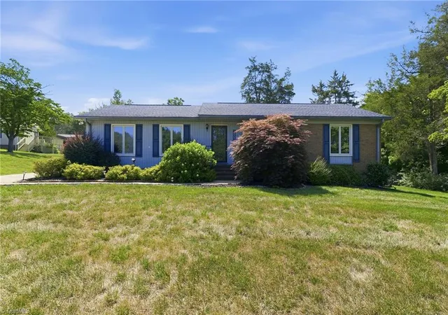 4th image of 1802 Norwich Dr, Greensboro, NC 27410 | MLS# 1226502