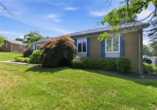 5th image of 1802 Norwich Dr, Greensboro, NC 27410 | MLS# 1226502
