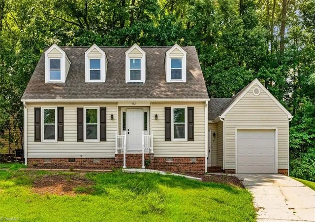 Photo 1 of Single family home for sale at 942 Chatfield Dr, Jamestown, NC 27282 | MLS# 1231010 | Listing updated on 2026-09-16