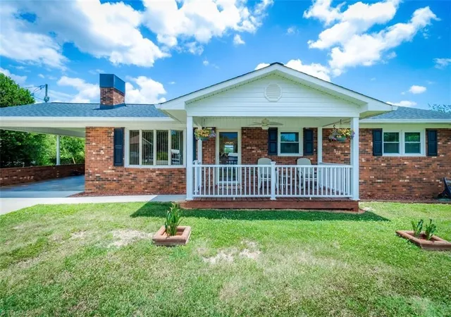 Homes for sale in North Wilkesboro, NC | 211 Parsons Rd, North Wilkesboro, NC 28659 | MLS# 1225190