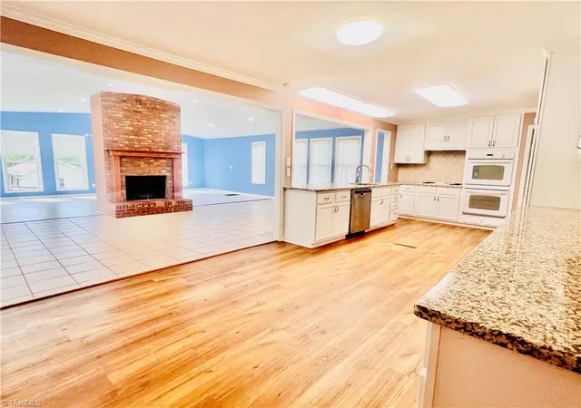 Photo 2 of Sale Pending at 4602 Ramblewood Dr, Greensboro, NC 27406 | MLS# 1228444 | Listing updated on 2026-09-28