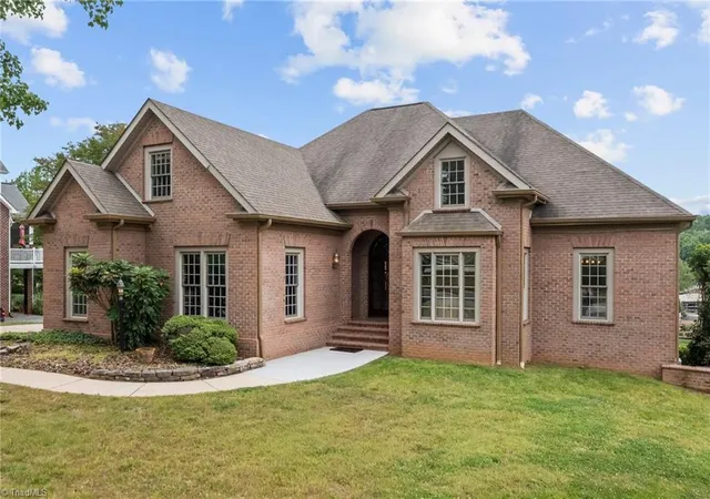 Photo 2 of Mansion for sale at 221 Windemere Isle Rd, Statesville, NC 28677 | MLS# 1218727 | Listing updated on 2026-07-31