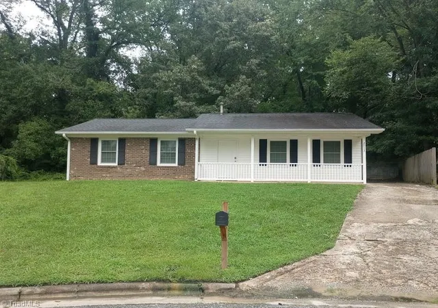 Photo 2 of Single family home for sale at 2713 Ernest St, High Point, NC 27263 | MLS# 1227878 | Listing updated on 2026-08-20