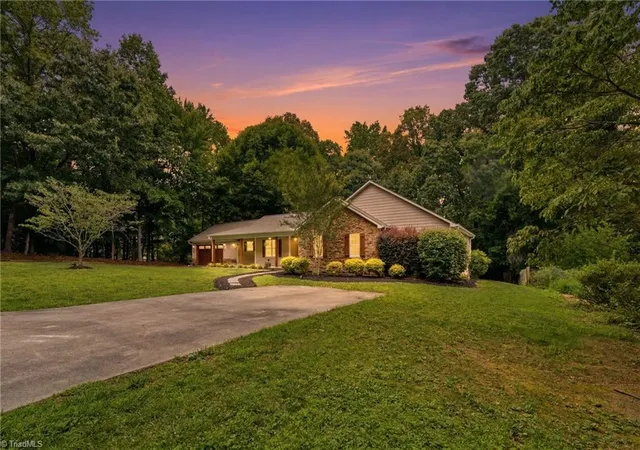Photo 2 of Sale Pending at 376 Staplewood Rd, Lexington, NC 27295 | MLS# 1225439 | Listing updated on 2026-08-30